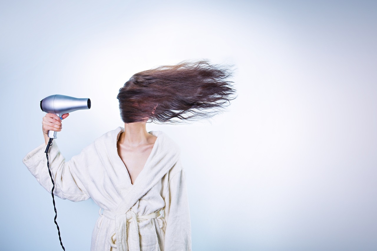 Why Is My Hair So Dry? A Complete Guide to Restoring Moisture and Shine