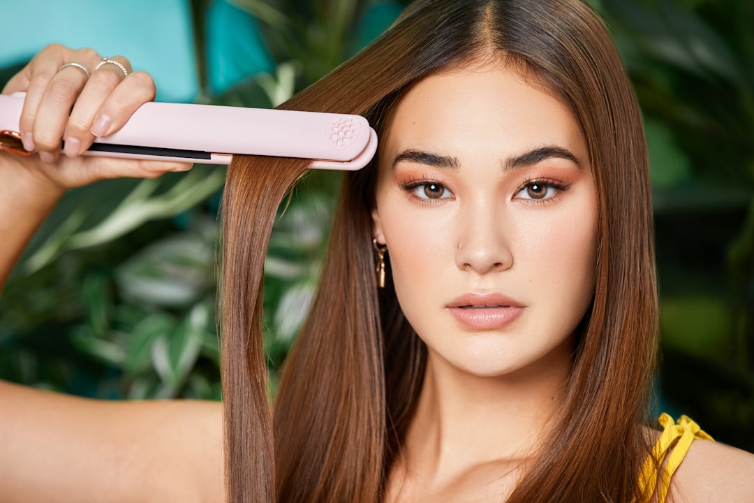 How to Curl Hair with a Straightener: Master the Art of Heatless-Style Curls