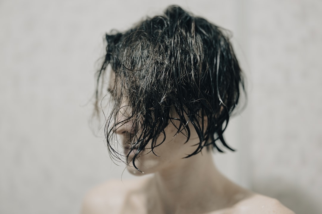 How to Bleach Bath Hair to Remove Colour: A Complete Beginner’s Guide
